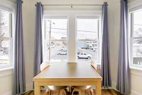 Downton Annie Apartment Two 2BD 1BA Parking