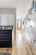 Downton Annie Apartment Two 2BD 1BA Parking