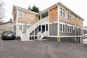 Downton Annie Apartment Two 2BD 1BA Parking