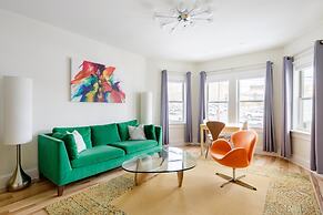 Downton Annie Apartment Two 2BD 1BA Parking