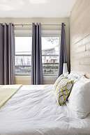 Downton Annie Apartment Two 2BD 1BA Parking