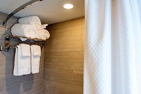 Downton Annie Apartment Two 2BD 1BA Parking