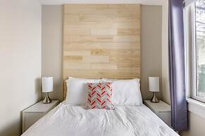 Downton Annie Apartment Two 2BD 1BA Parking