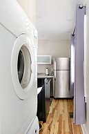 Downton Annie Apartment Two 2BD 1BA Parking