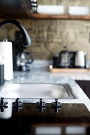 80 LEX 201 Exquisite Downtown Lodging