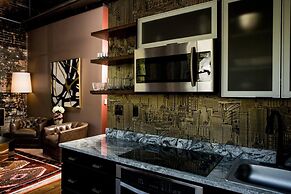 80 LEX 201 Exquisite Downtown Lodging