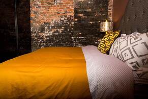 80 LEX 201 Exquisite Downtown Lodging