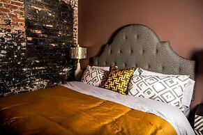 80 LEX 201 Exquisite Downtown Lodging