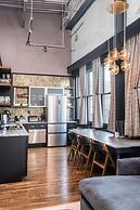 80 LEX 201 Exquisite Downtown Lodging