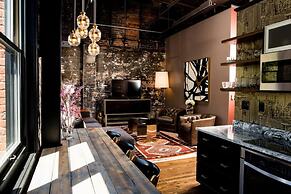 80 LEX 201 Exquisite Downtown Lodging