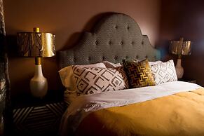 80 LEX 201 Exquisite Downtown Lodging