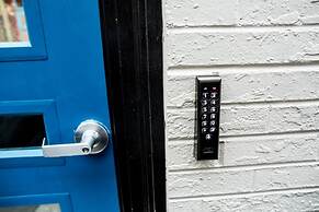 80 LEX 201 Exquisite Downtown Lodging