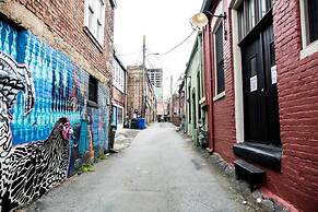 80 LEX 201 Exquisite Downtown Lodging