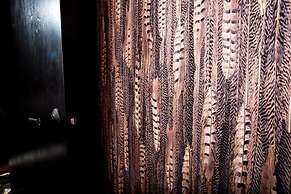 80 LEX 201 Exquisite Downtown Lodging