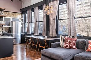 80 LEX 201 Exquisite Downtown Lodging