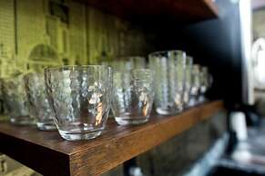 80 LEX 201 Exquisite Downtown Lodging