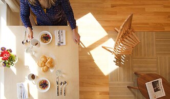 Downton Annie Apartment Four 2 BD 1BA Parking