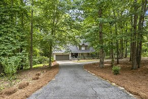 Bright Airy Waterfront Home Dog Friendly