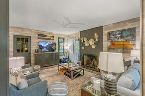 Bright Airy Waterfront Home Dog Friendly