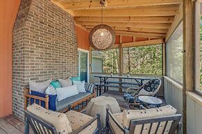 Bright Airy Waterfront Home Dog Friendly