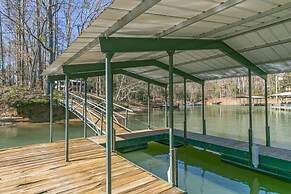 Bright Airy Waterfront Home Dog Friendly