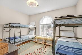 Bright Airy Waterfront Home Dog Friendly