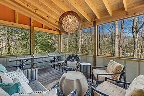 Bright Airy Waterfront Home Dog Friendly