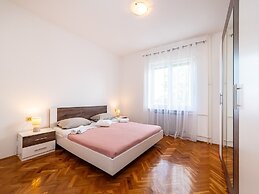 Holiday Home Villa Vesna Lux