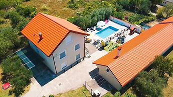 Holiday Home Villa Vesna Lux