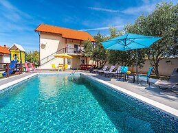 Holiday Home Villa Vesna Lux