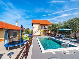 Holiday Home Villa Vesna Lux