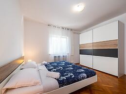 Holiday Home Villa Vesna Lux