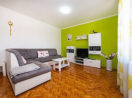 Holiday Home Villa Vesna Lux