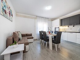 Holiday Home Villa Vesna Lux