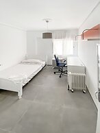 Elegant 4 beds train station upto 6 Pax