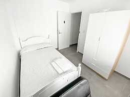 Elegant 4 beds train station upto 6 Pax