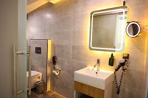 Garden Mode Airport Hotel