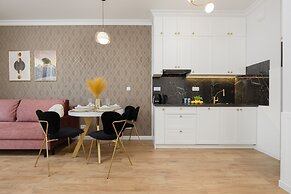 Modern Apartment by Renters Prestige