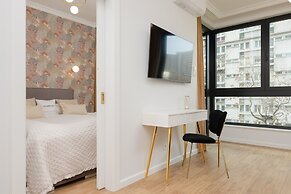 Modern Apartment by Renters Prestige