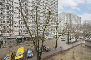 Modern Apartment by Renters Prestige