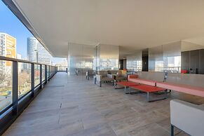 Modern Apartment by Renters Prestige