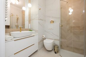 Modern Apartment by Renters Prestige