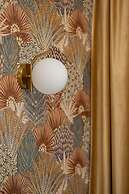 Modern Apartment by Renters Prestige