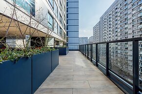 Modern Apartment by Renters Prestige