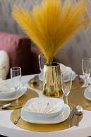 Modern Apartment by Renters Prestige