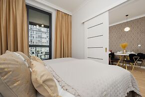 Modern Apartment by Renters Prestige