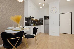 Modern Apartment by Renters Prestige