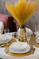 Modern Apartment by Renters Prestige