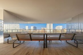 Modern Apartment by Renters Prestige