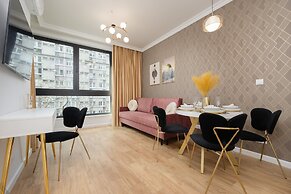 Modern Apartment by Renters Prestige